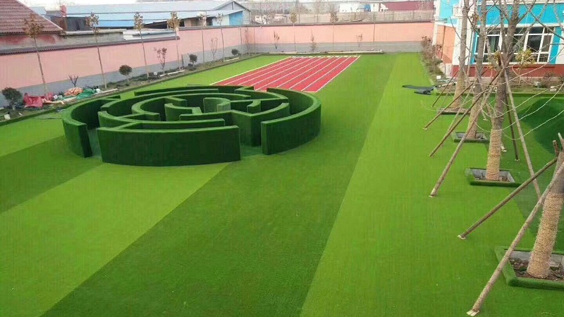 多利隆幼儿园人造草坪小迷宫