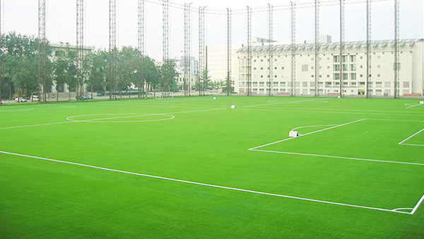 笼式足球场人造草坪