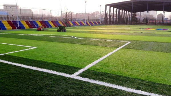 多利隆|足球场人造草坪两大分类