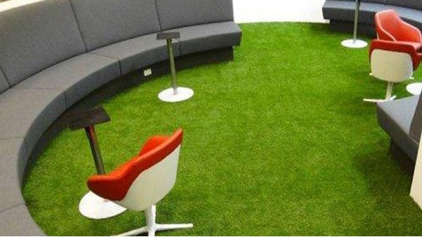 多利隆|办公环境和人造草坪有机结合