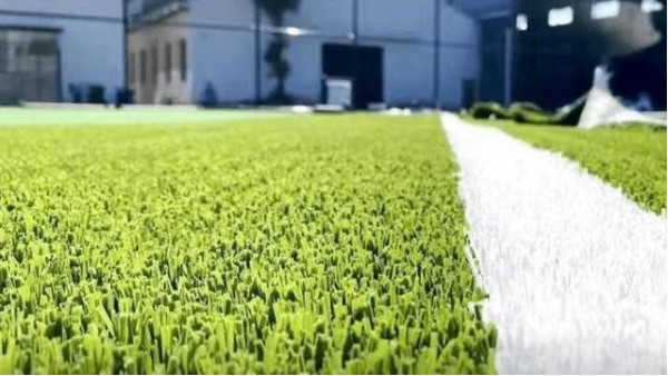 足球场人造草坪场地如何翻新