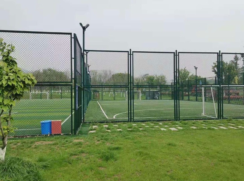 足球场地围网