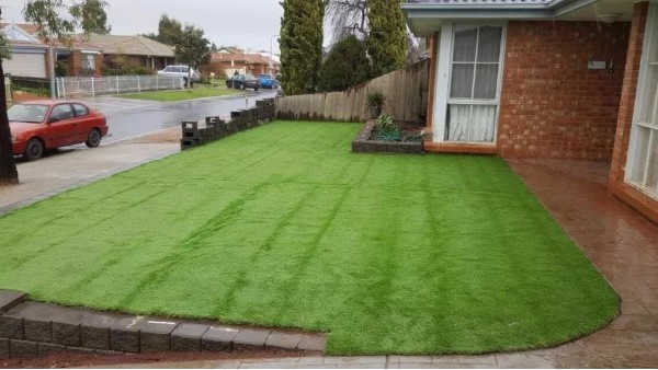 多利隆|影响人造草坪使用年限的因素
