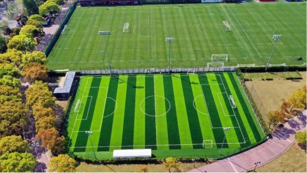 城市人造草坪足球公园，让你享受足球运动的乐趣