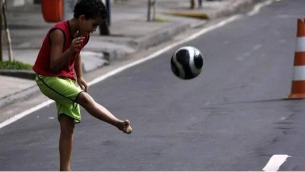 足球发展史 带你了解足球——室内/街头足球